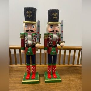 Christmas Nutcrackers, Matching Pair 15” tall Global International Set Of 2